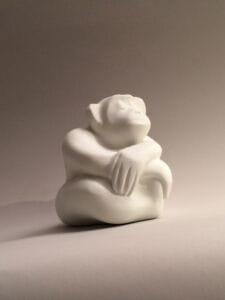 Singe Bleu – porcelain sculpture (white)