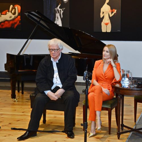 przemawia Wiesława Wideryńska